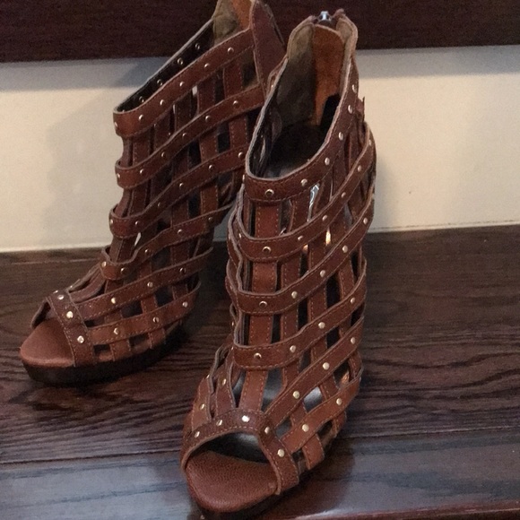 👠 Baby Phat Gorgeous Brown Studded Heels WH05 - Picture 2 of 4